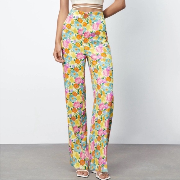 Zara Pants - NWOT Zara Satin Effect High Waist Floral Pants
Size XS